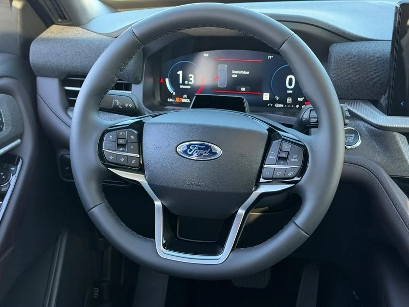 New 2026 Space White Metallic Ford Platinum 4WD image 7