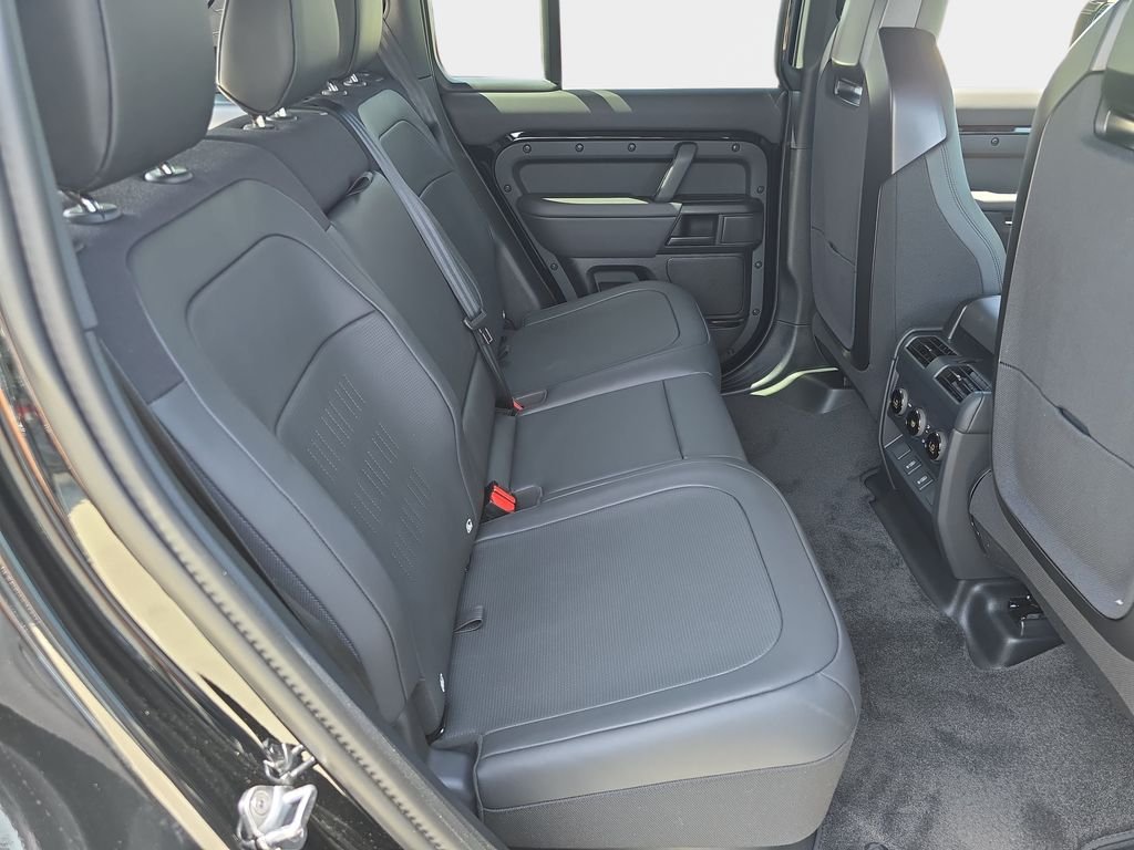 New 2026 Narvik Black Land Rover OCTA Black image 11