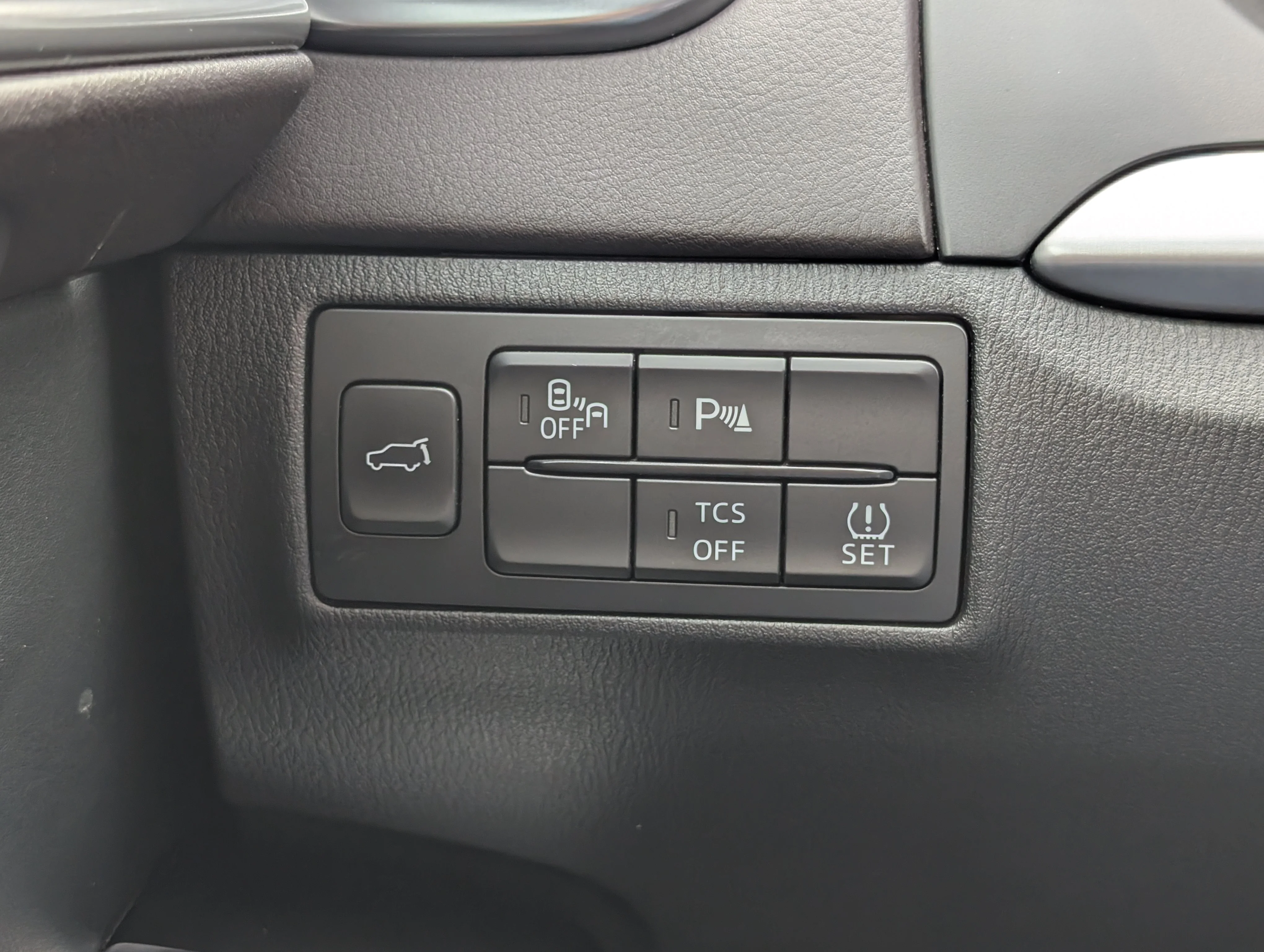 Used 2017 White Mazda GT image 29