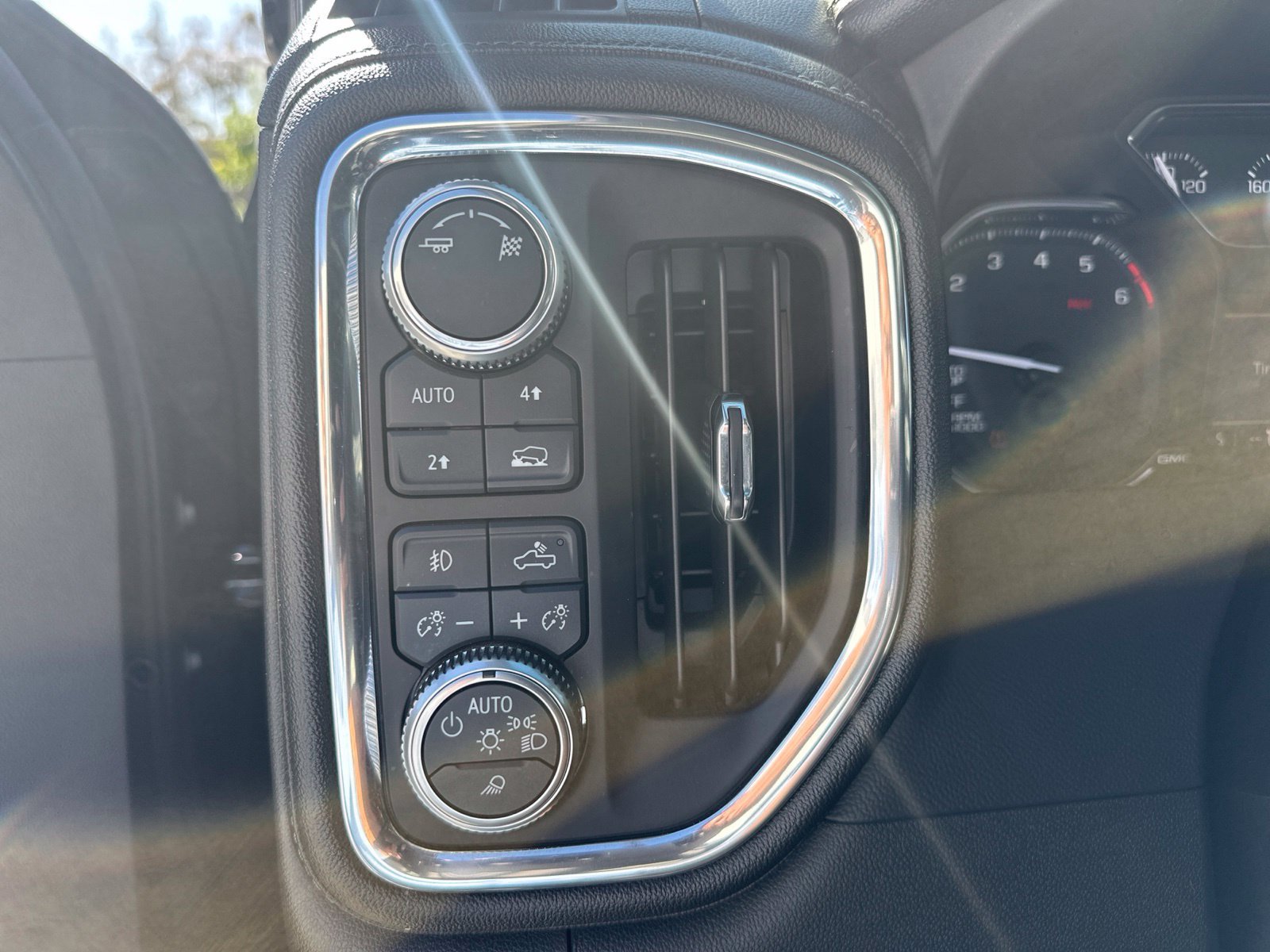 Used 2019 Onyx Black GMC SLT image 26