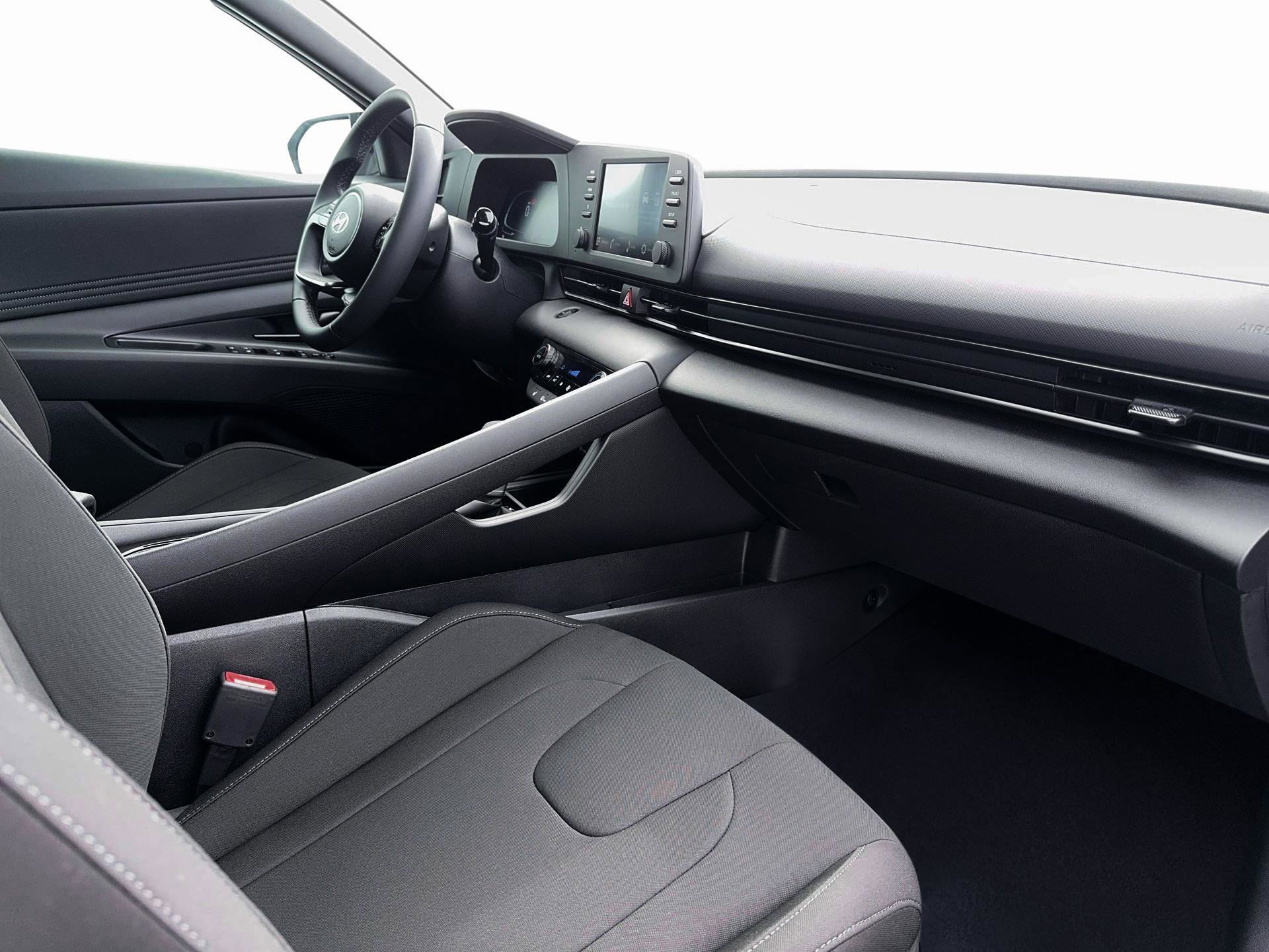 New 2026 Serenity White Hyundai SEL Sport Premium image 15