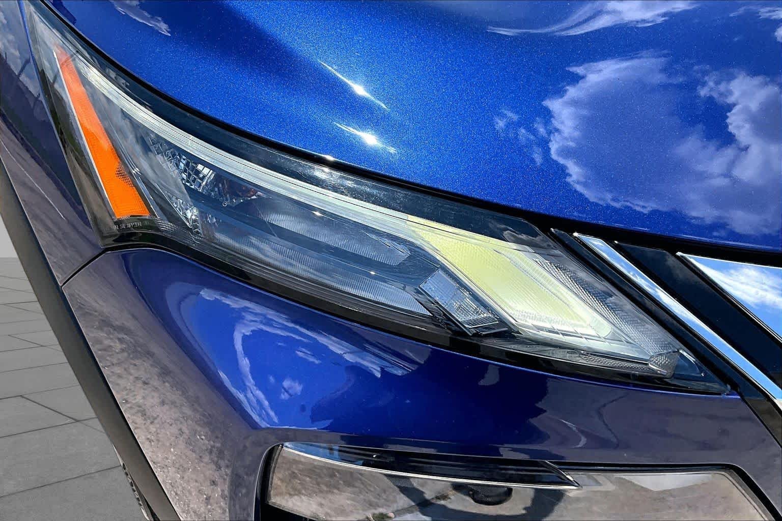 Used 2022 Caspian Blue Metallic Nissan S image 26