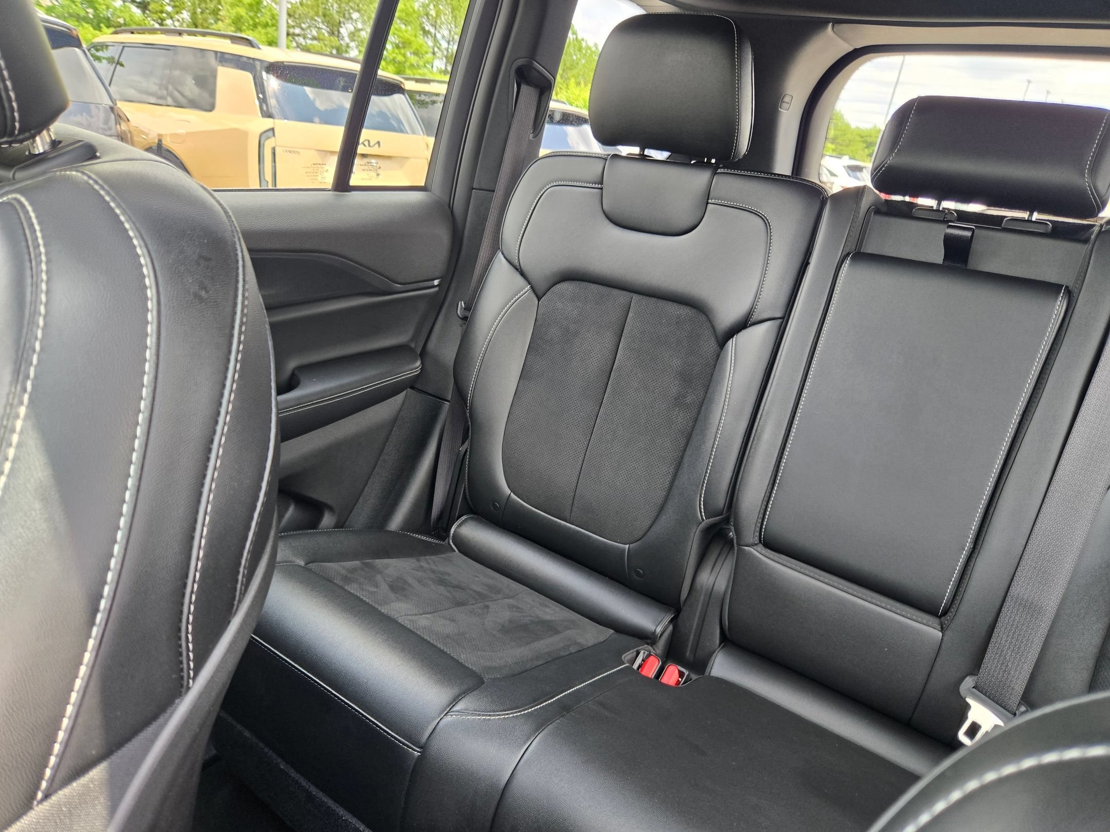 Used 2025 Silver Zynith Jeep Altitude X image 12