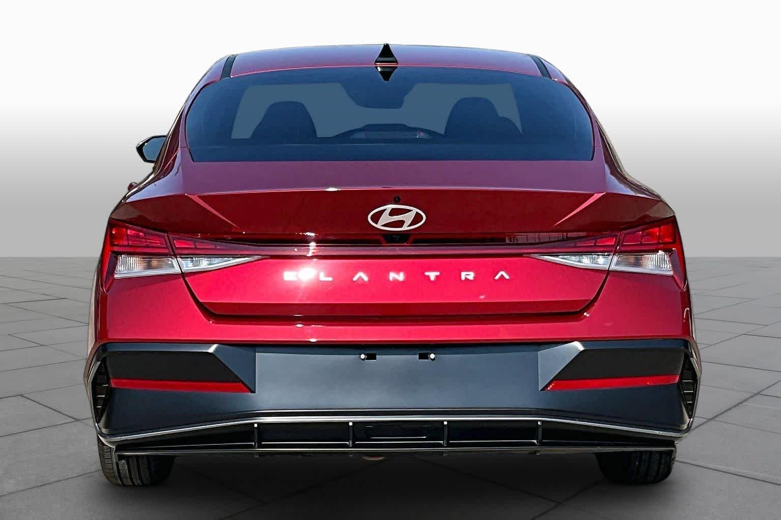 Used 2024 Ultimate Red Hyundai SEL image 5
