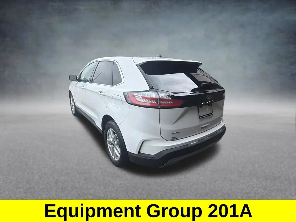 Used 2024 White Ford SEL image 3