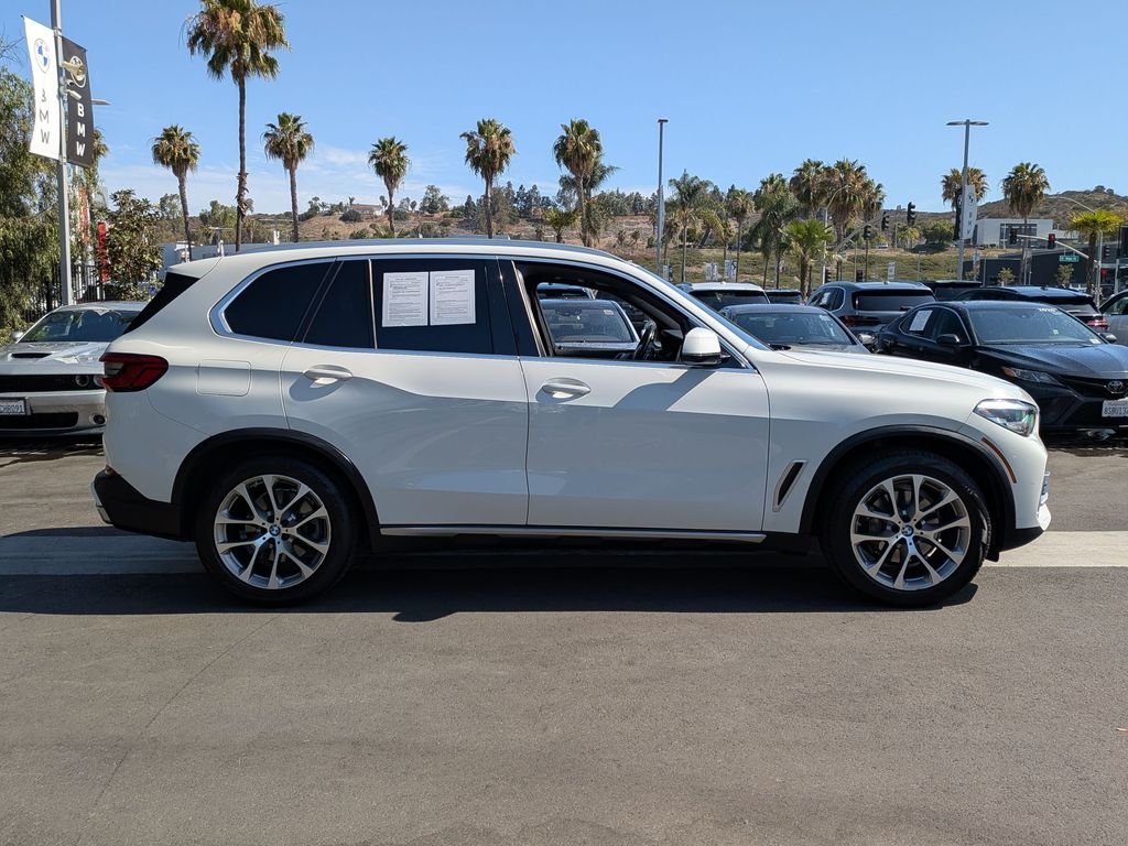 Used 2019 White BMW xDrive40i image 3