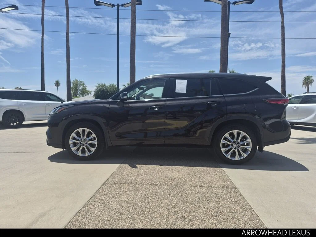 Used 2022 Gold Toyota Limited image 3