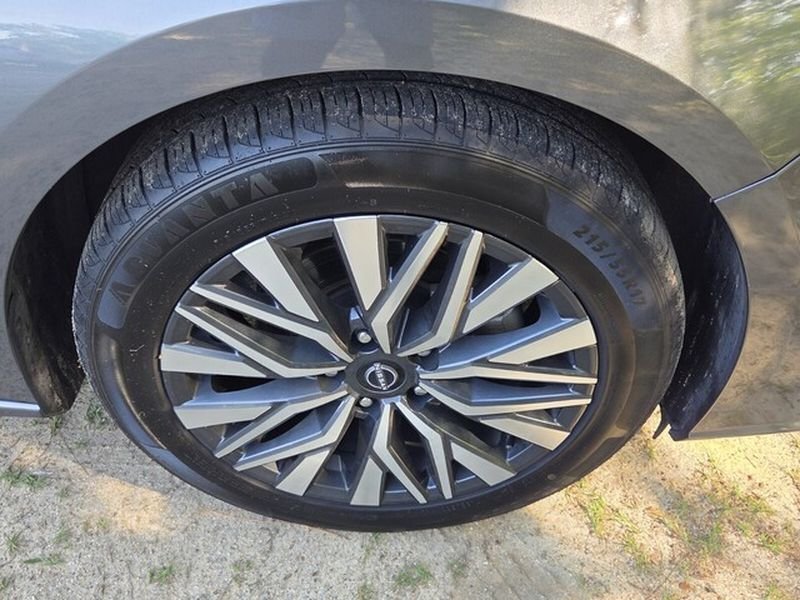 Used 2024 Gun Metallic Nissan 2.5 SV image 17