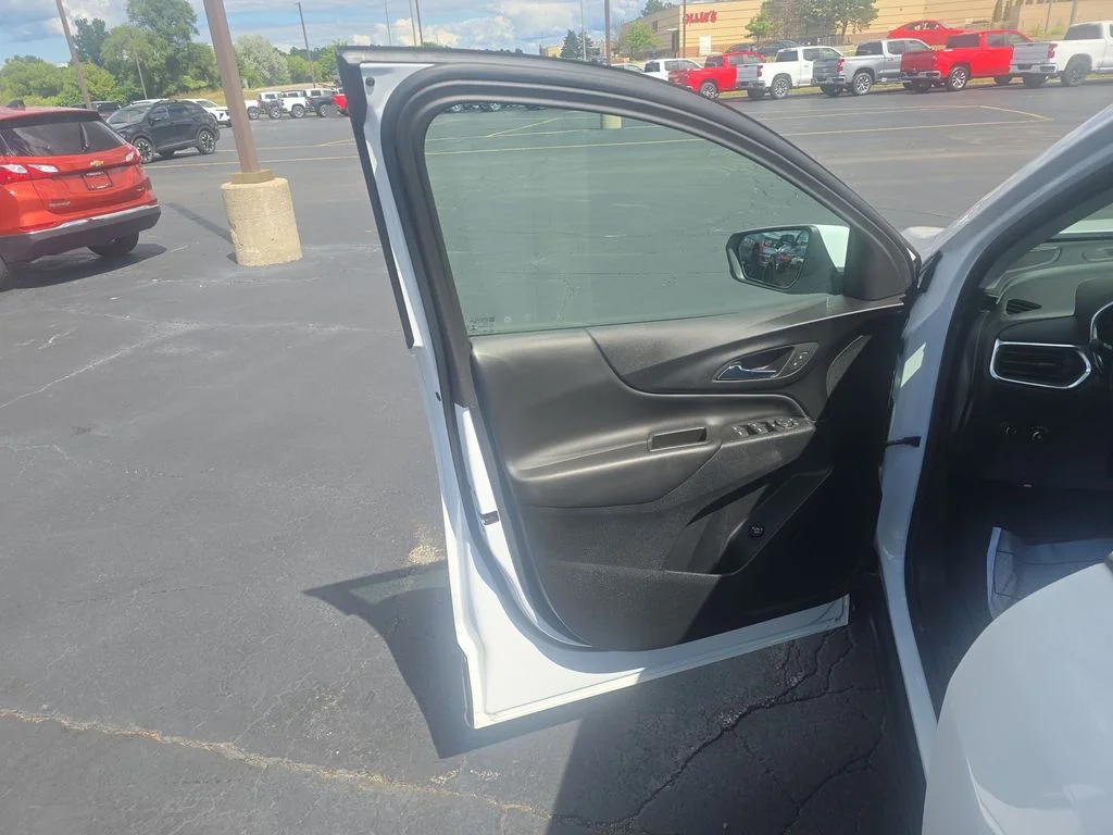 Used 2023 Summit White Chevrolet LT image 17