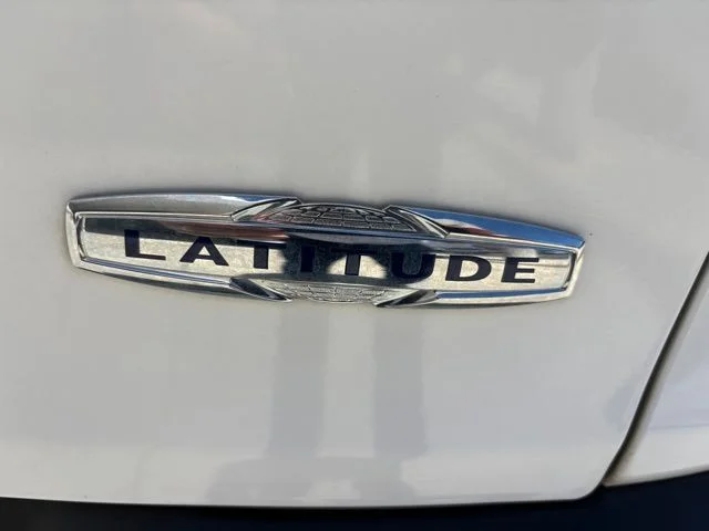 Used 2015 White Jeep Latitude image 24