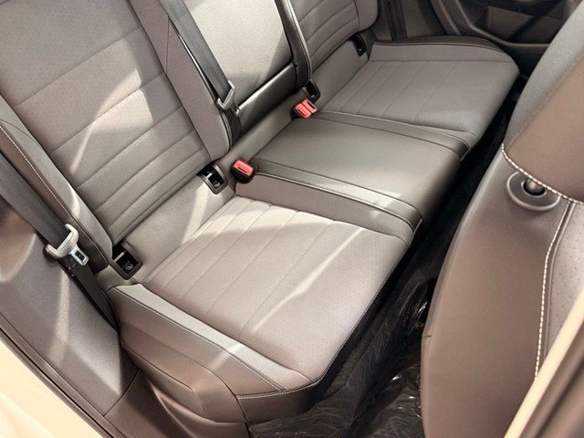 New 2026 Opal White Pearl Volkswagen 1.5T SE image 23