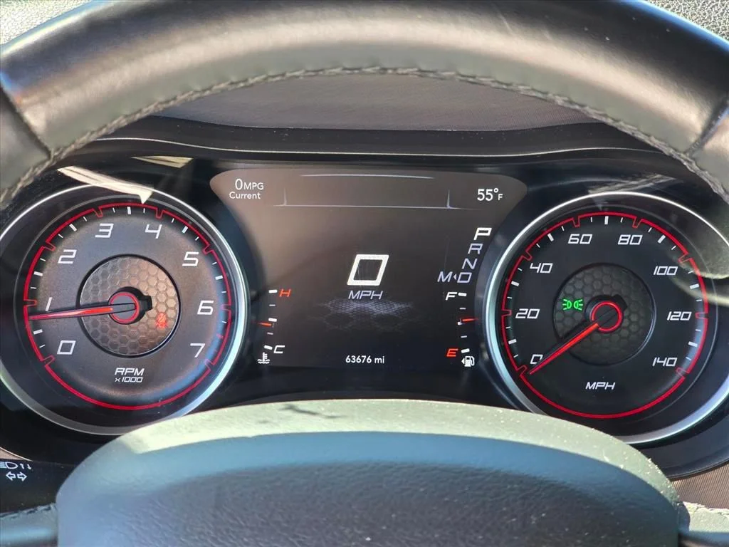 Used 2022 White Dodge SXT image 7