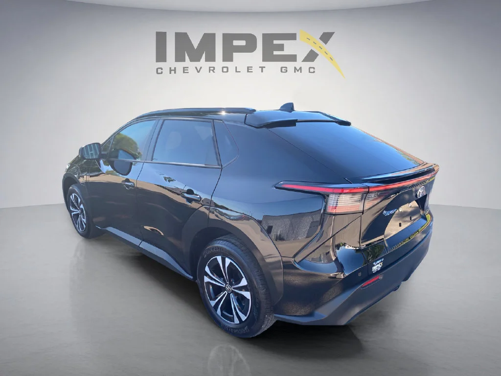 Used 2024 Black Toyota XLE image 3