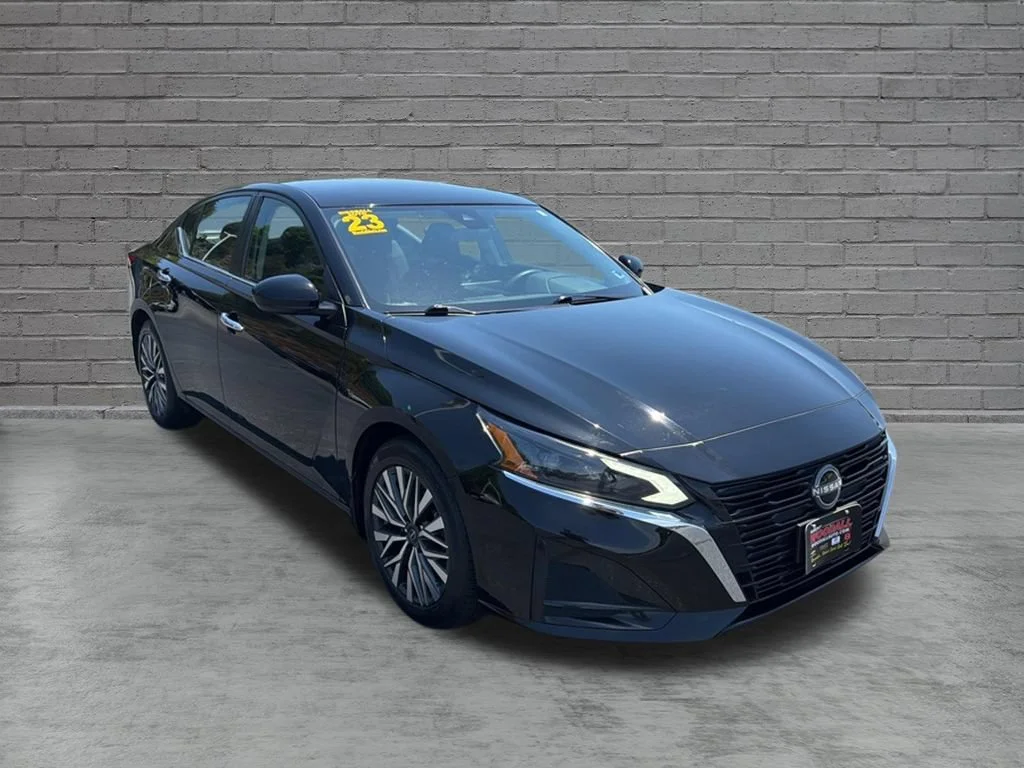 Used 2023 Black Nissan 2.5 SV image 1