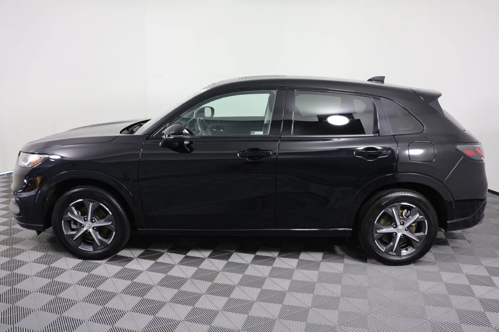 Used 2024 Crystal Black Pearl Honda EX-L image 5