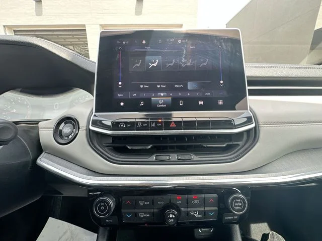 Used 2022 Black Jeep Limited image 20