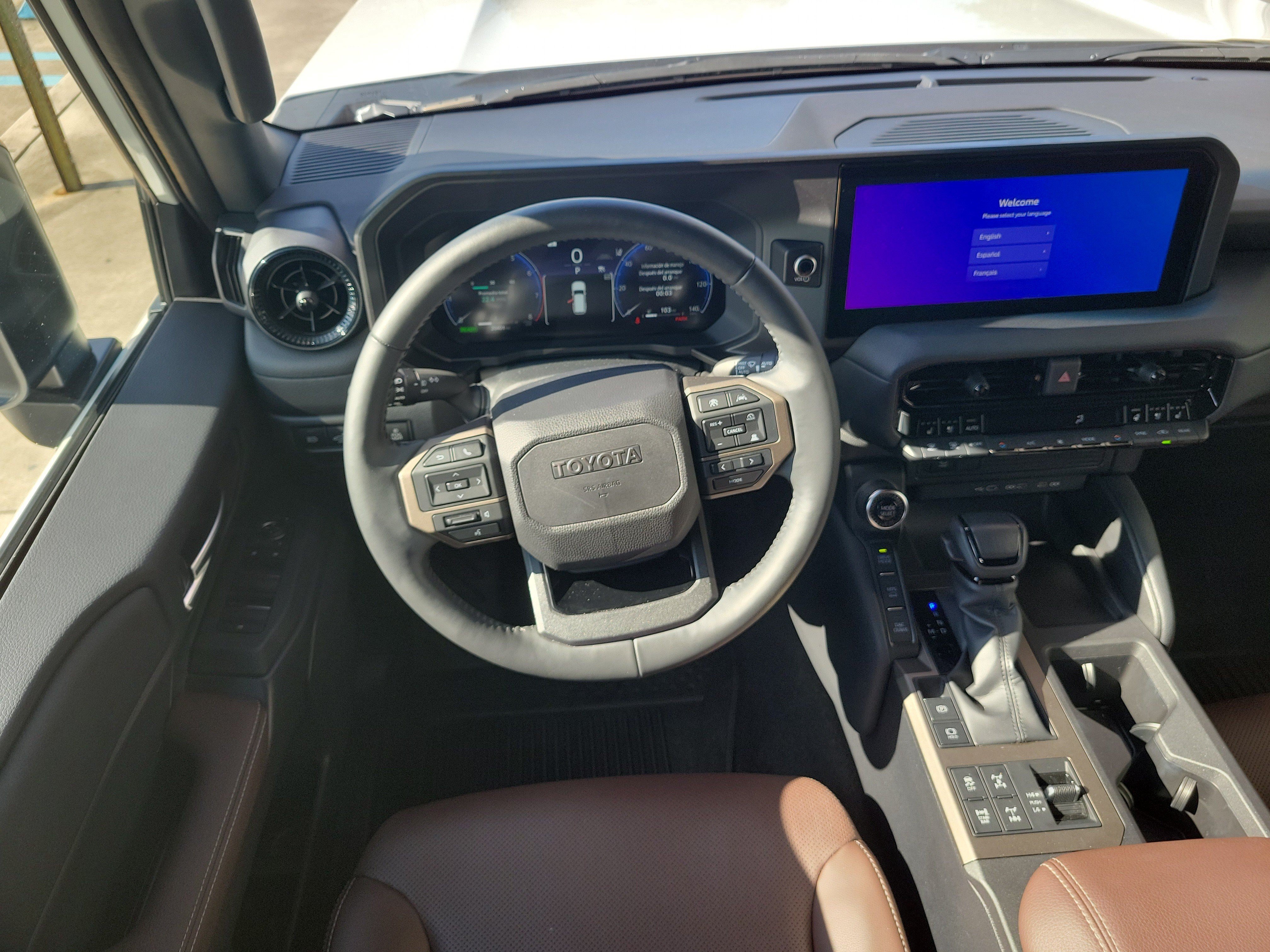 Used 2025 Pearl Toyota Base image 18