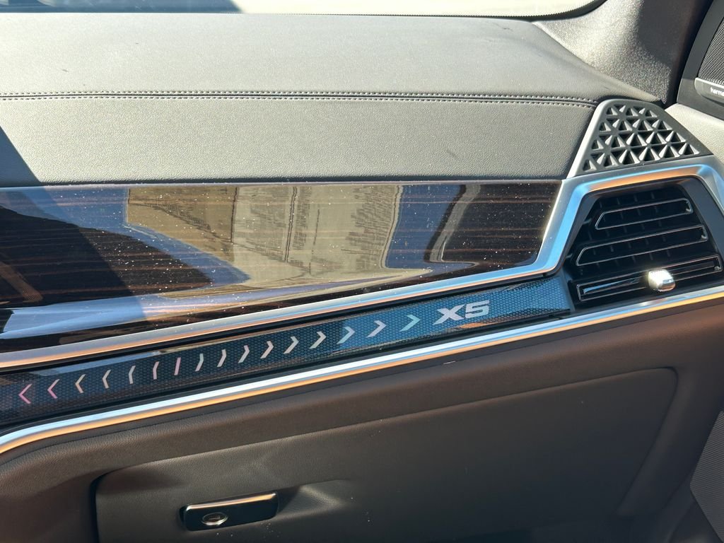 New 2026 Dravit Grey Metallic BMW xDrive40i image 26