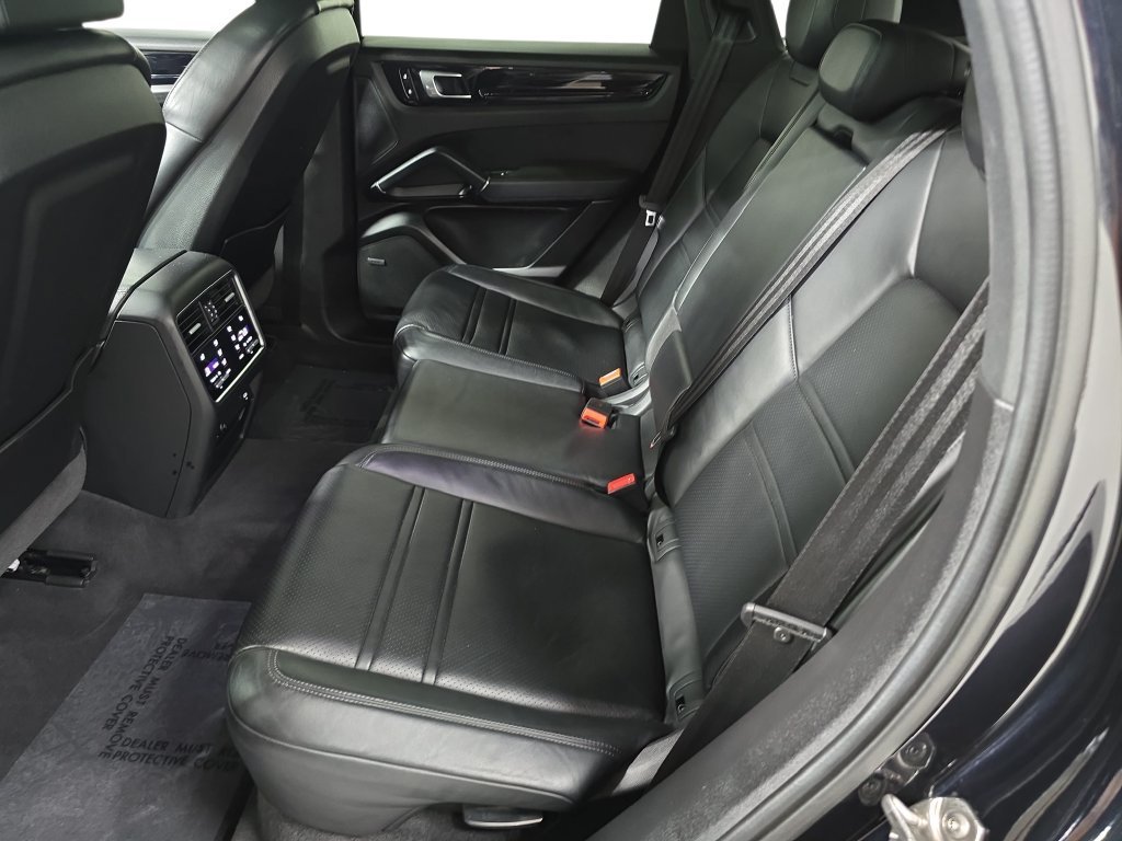 Used 2021  Porsche  image 24