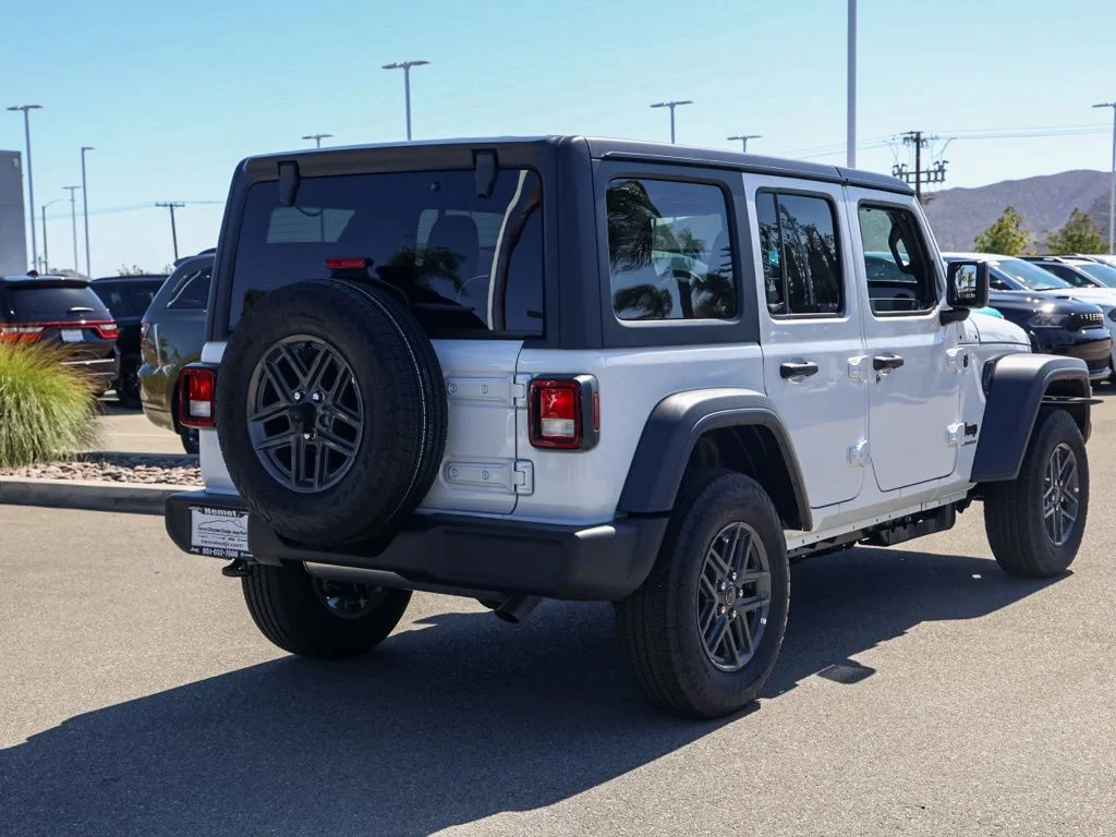 New 2026 Bright White Clearcoat Jeep Unlimited Sport S image 3