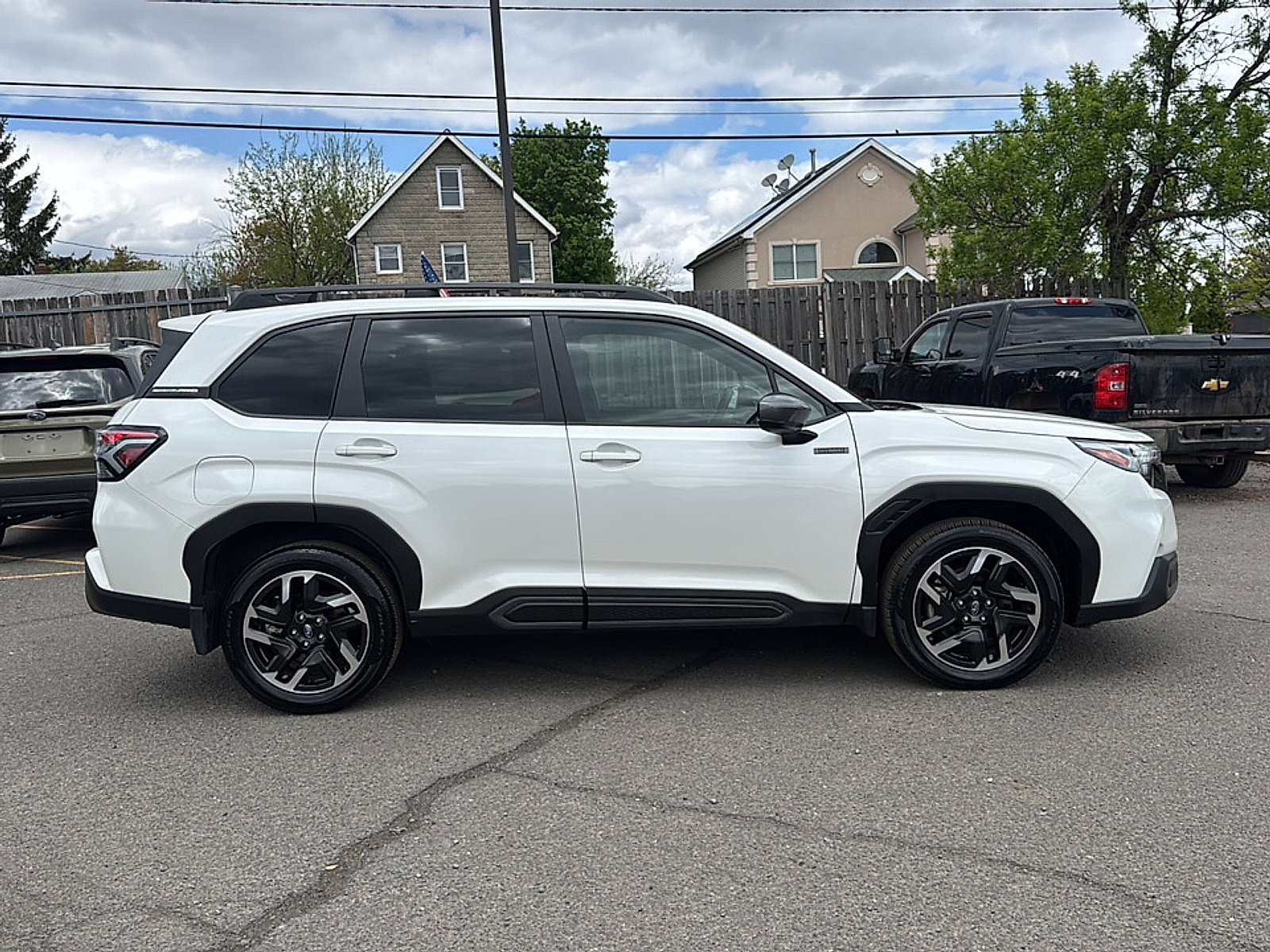 Used 2025 Crystal White Pearl Subaru Limited Hybrid image 9