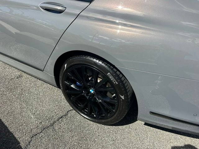 Used 2022 Gray BMW 750i xDrive image 27