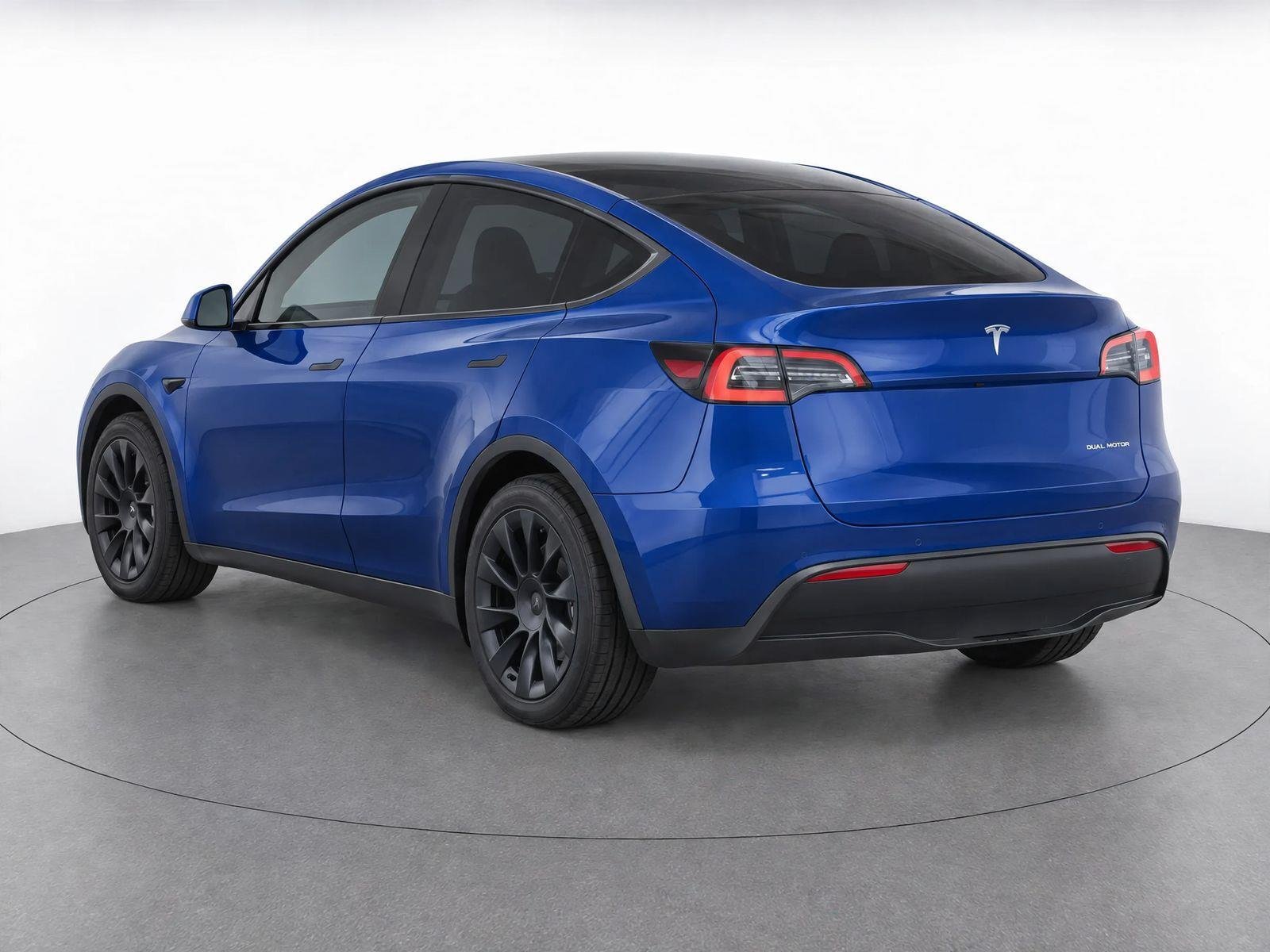 Used 2021 Deep Blue Metallic Tesla Long Range image 3