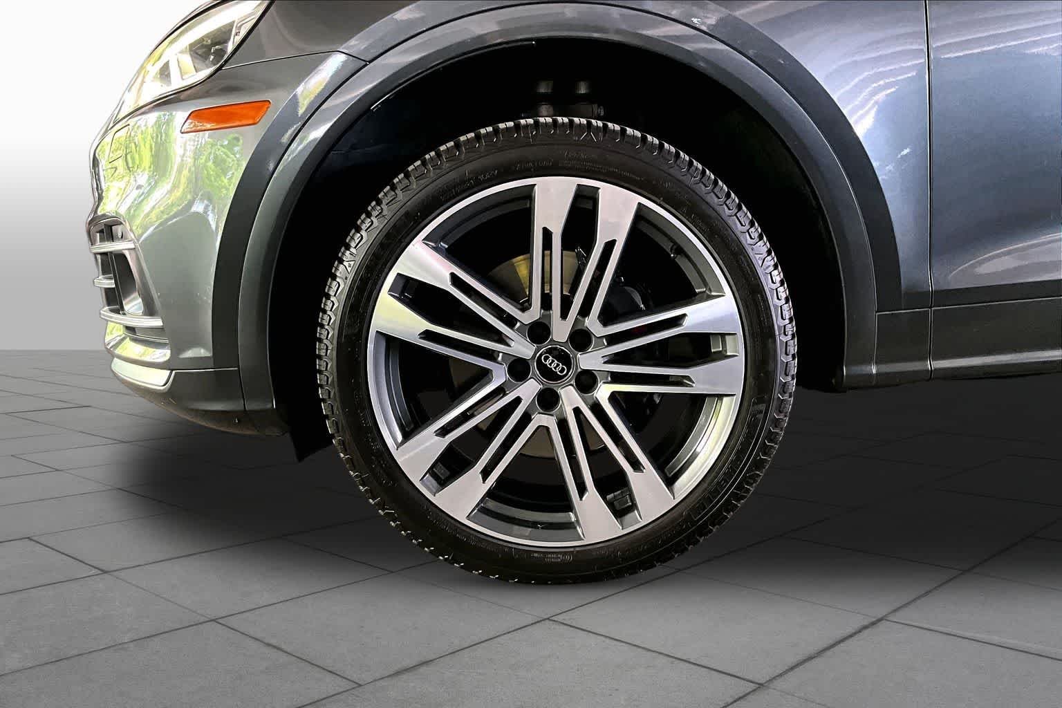 Used 2018 Daytona Gray Pearl Effect Audi Prestige image 10
