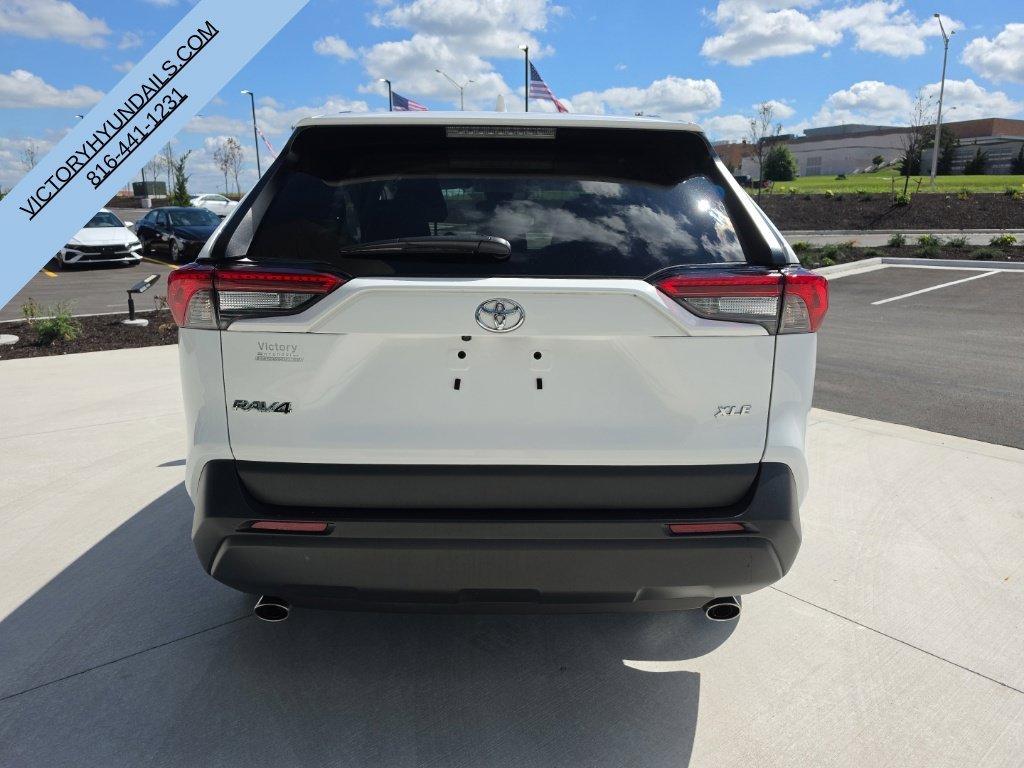 Used 2025 White Toyota XLE image 4