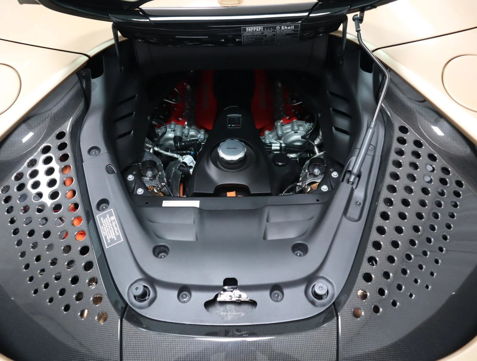 Used 2022 Extra Sample Ferrari  image 14