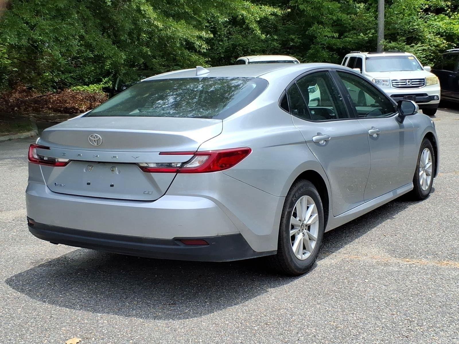 Used 2025  TOYOTA  image 11