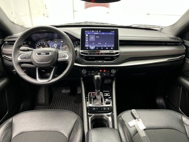 Used 2025 Red Hot Pearlcoat Jeep Trailhawk image 4