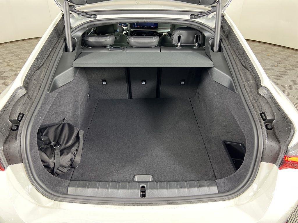 2026 BMW i4 40 - Photo 13