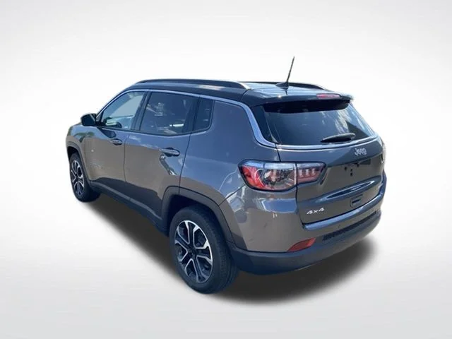Used 2023 Gray Jeep Limited image 3
