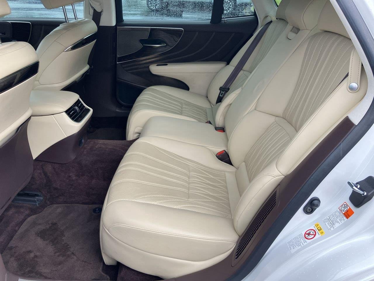 Used 2018 White (Eminent White Pearl) Lexus 500h image 27