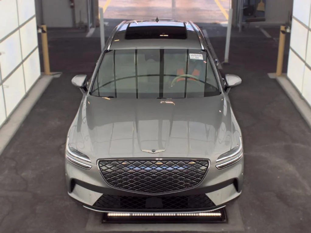 Used 2025 Silver Genesis Advanced image 2