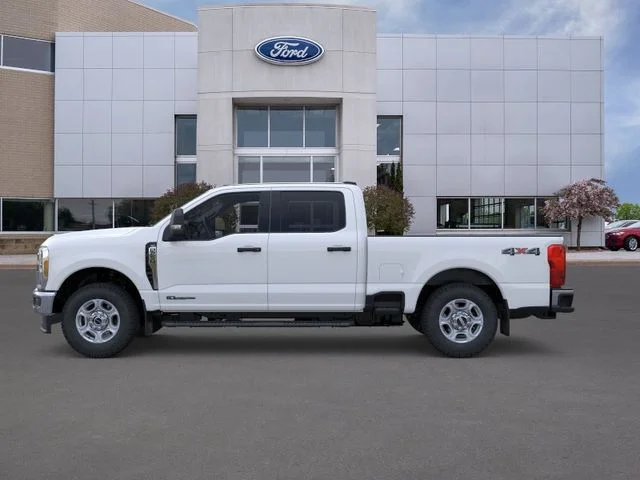 New 2026 Oxford White Ford XLT image 3