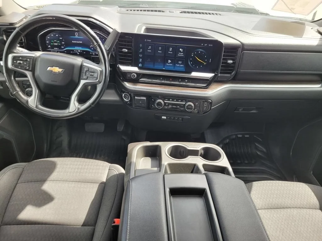 Used 2024 Summit White Chevrolet LT image 12