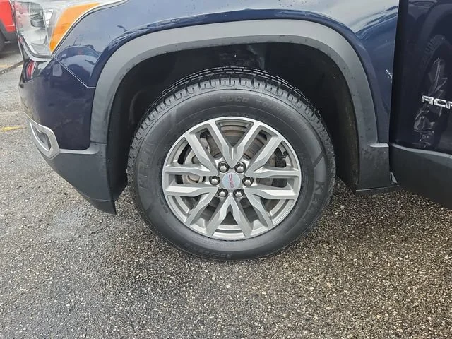 Used 2017 DARK SAPPHIRE BLUE METALLIC GMC SLE image 27