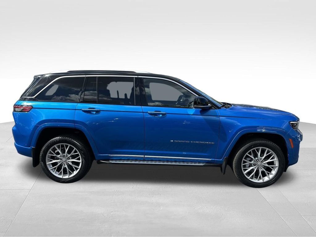 Used 2023 Blue Jeep Summit image 3