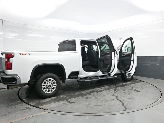 Used 2024 White Chevrolet LTZ image 39