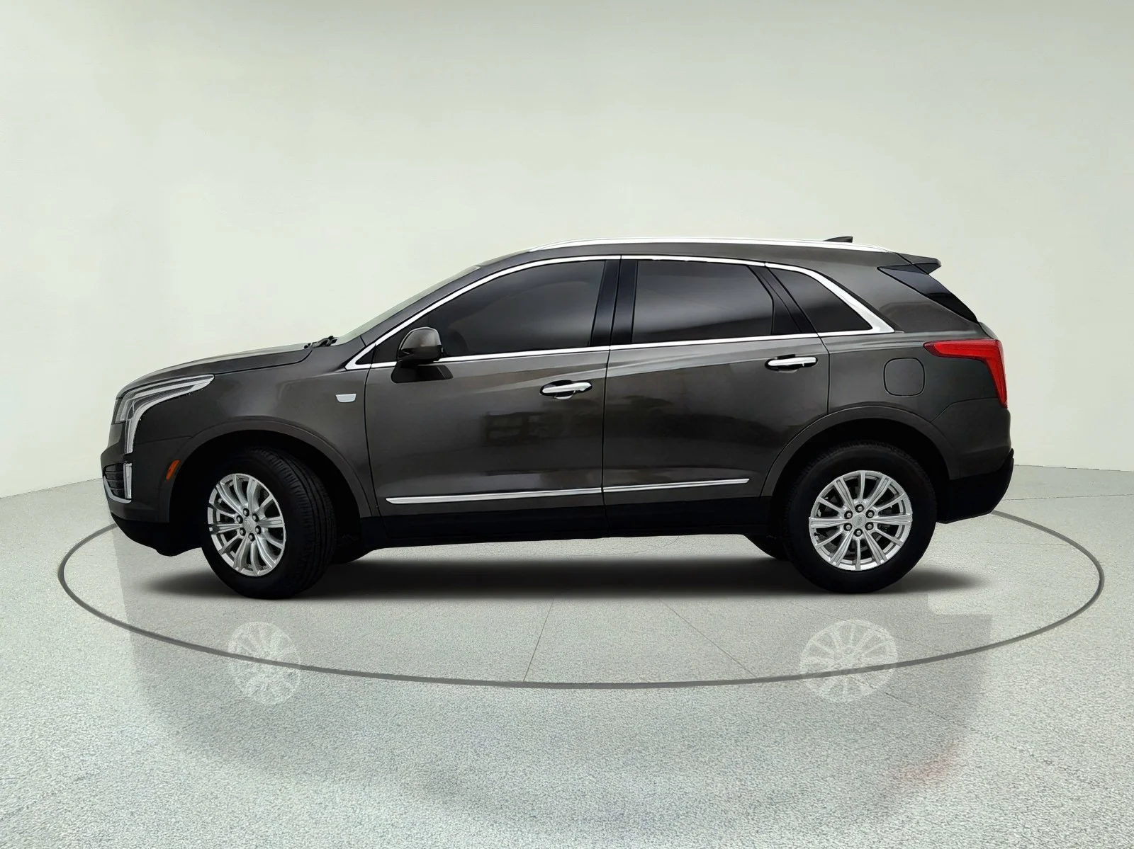 Used 2019 DARK MOCHA Cadillac FWD image 14