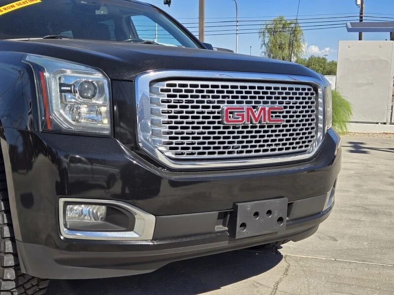 Used 2017 Onyx Black GMC Denali image 5