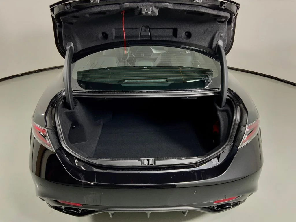 New 2026 Vulcano Black Metallic Exterior Paint Alfa Romeo Veloce image 15