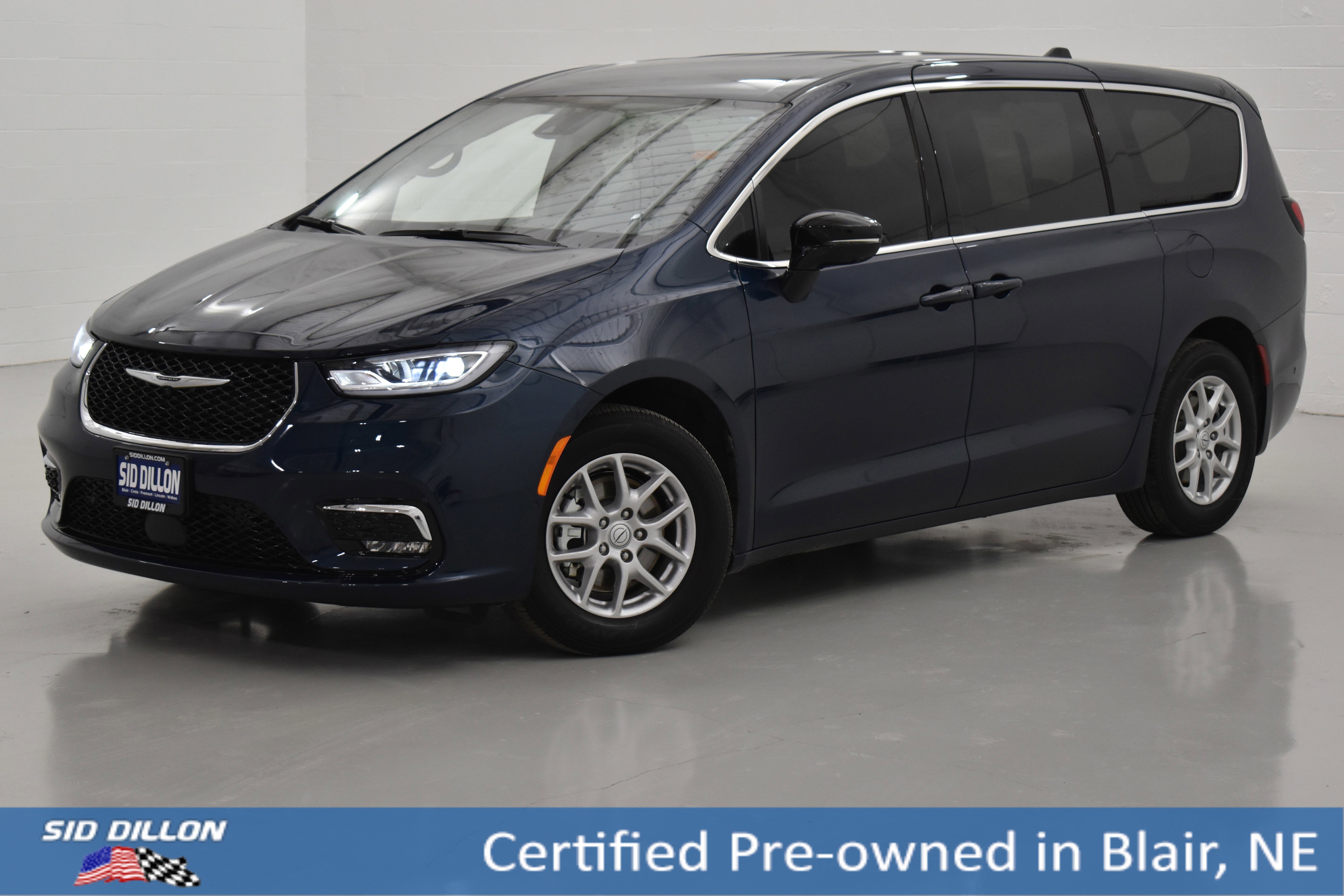 2025 Chrysler Pacifica Select