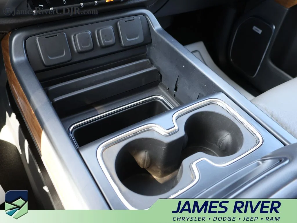 Used 2015 White Chevrolet LTZ image 35