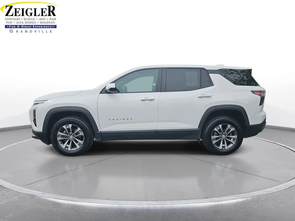 Used 2025 White Chevrolet LT image 8