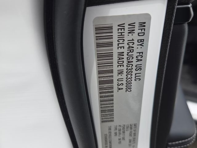 Used 2025 White Jeep Laredo image 6