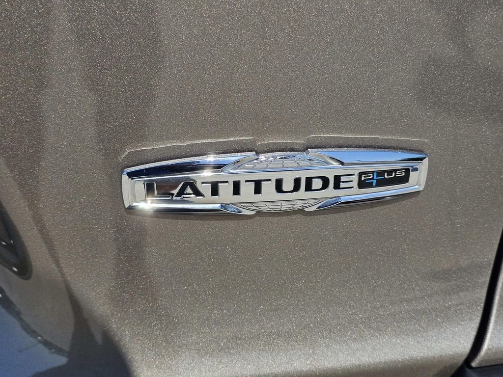 Used 2021 Beige Jeep Latitude Plus image 14
