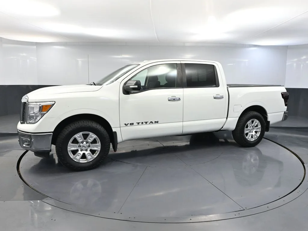 Used 2018 White Nissan SV image 9
